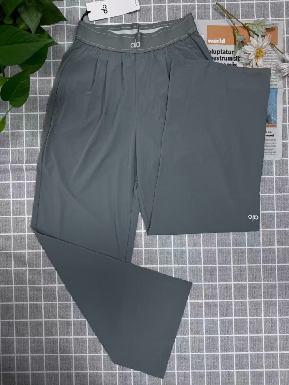 NWT Alo Yoga Suit Up Pants 😜 Steel Grey Wide Leg | Cozy Chic Athleisure Vibe🌷 - Picture 2 of 9